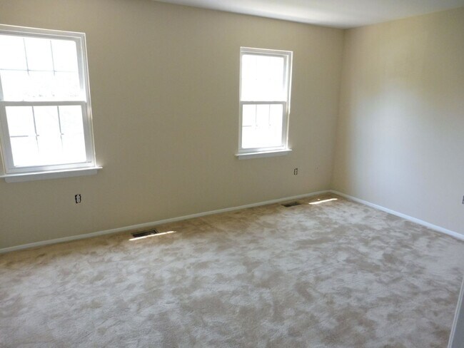 Building Photo - Beautiful 3BR Townhouse in Rockville/Derwood for early June Move-In!