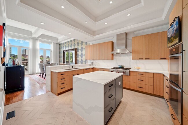 Building Photo - 3444 N Halsted St