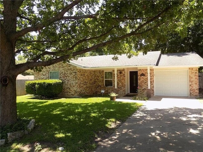 Building Photo - 8402 Leesburg Cir