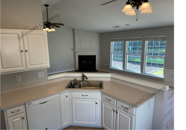Building Photo - 8 Furwood Ct