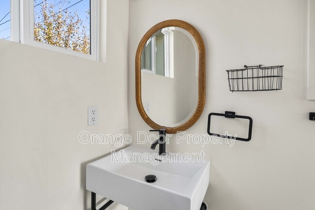 Building Photo - 5101 N 45th St