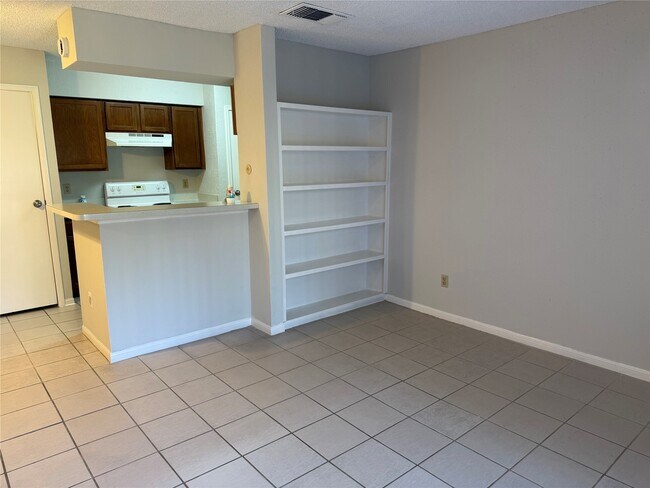 Building Photo - 2120 El Paseo St