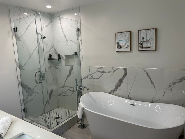 Building Photo - 4912 Alonzo Ave