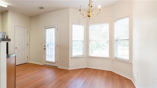 Building Photo - 290 Brookview Dr