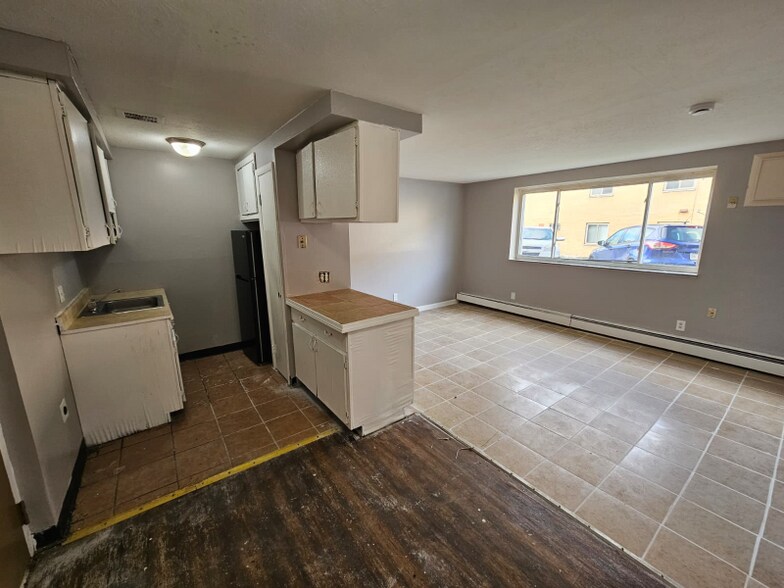 Building Photo - 1885 Taylor Rd