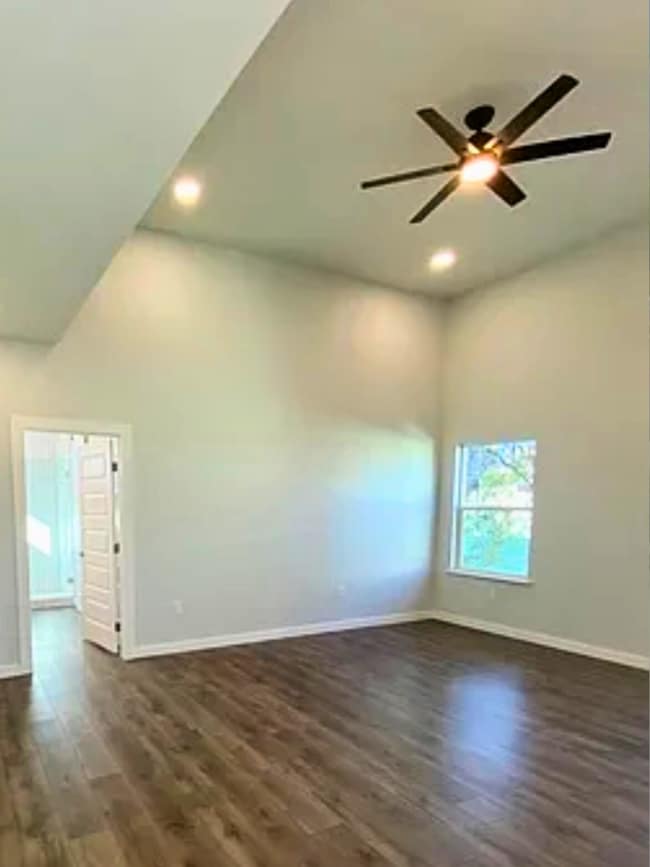 Building Photo - 427 Natalen Ave