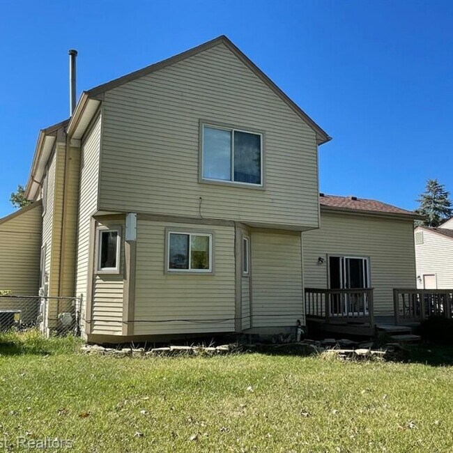 Building Photo - 1438 Rand Rd