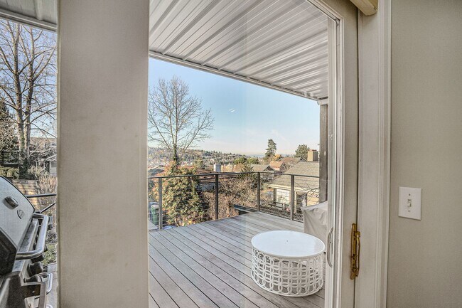 Building Photo - 4Bd/3.25Ba Seattle House
