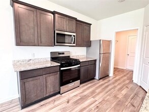 Building Photo - 2409 Stillwater Dr