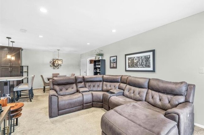 Building Photo - Plainview