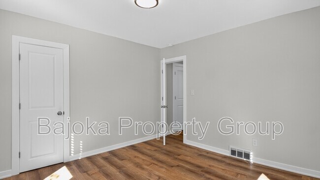Building Photo - 3582 N Milford Rd