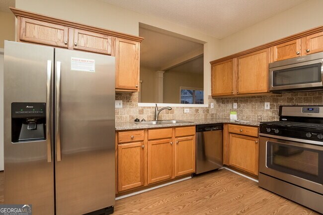 Building Photo - 4425 Ridgefair Dr