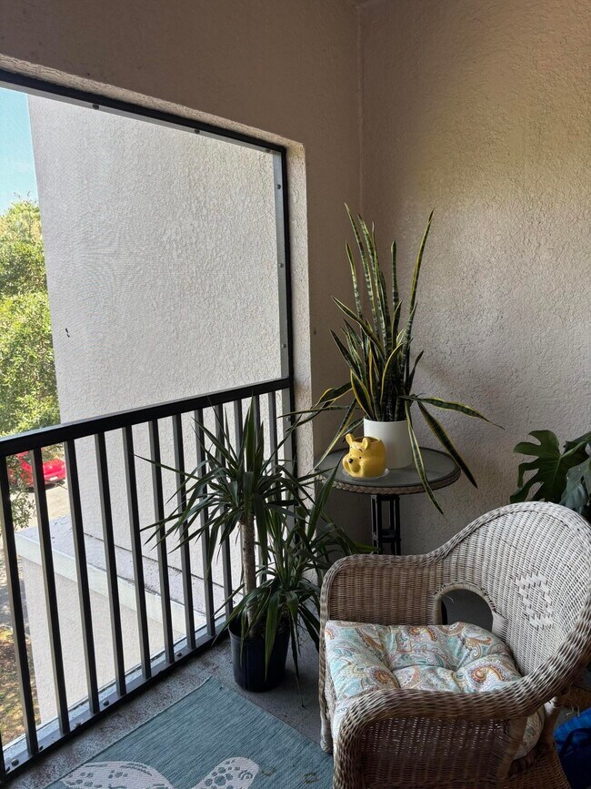 Building Photo - 3023 Alcazar Pl