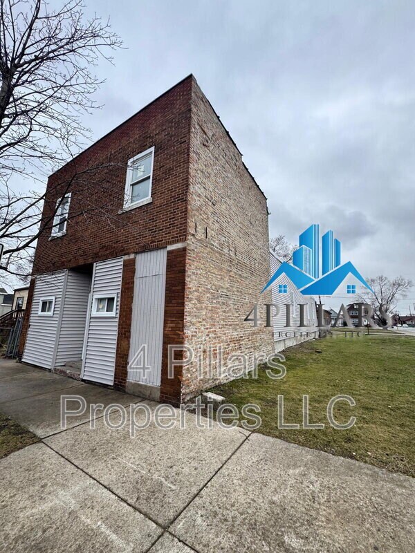 Building Photo - 3904 Deodar St