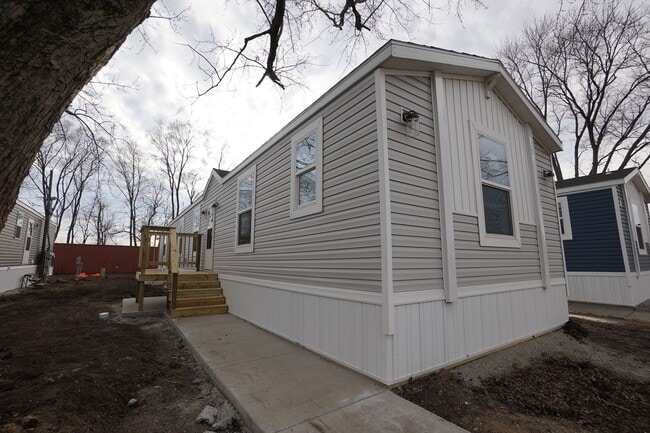 Building Photo - Shadeland Estates