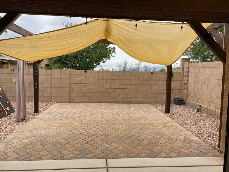 Building Photo - 10437 S Painted Mare Dr