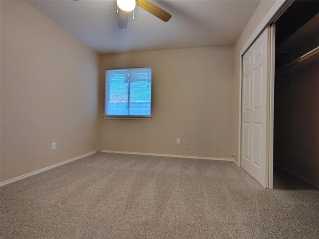 Building Photo - 2504 Hutton Ln