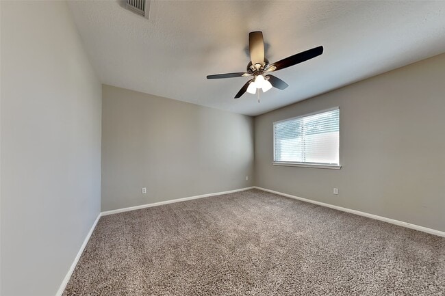 Building Photo - 29439 Fox River Dr