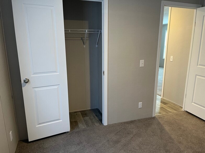 Building Photo - 6610 Lear Nagle Rd