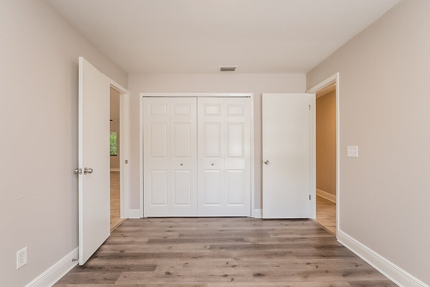 Building Photo - 1637 E Sandpiper Trail