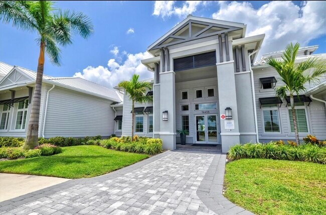 Building Photo - 15519 Sunny Day Dr