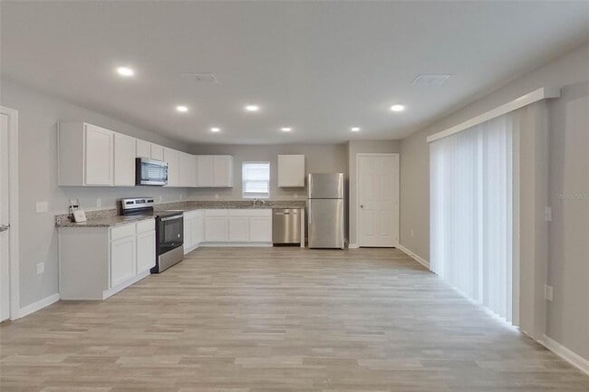 Building Photo - 1709 Nebraska Loop