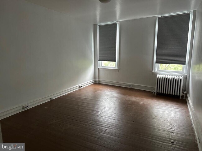 Building Photo - 222 Haverford Ave