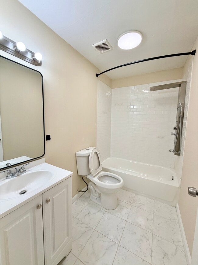 Building Photo - 1920 Brunner St