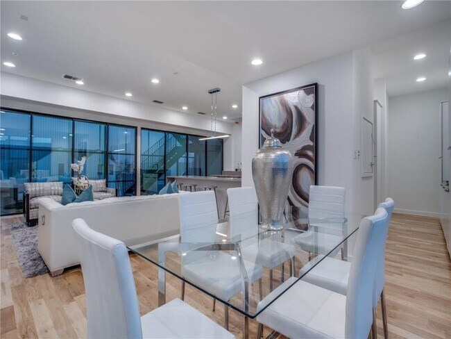 Building Photo - 5225 Crestfield Pl