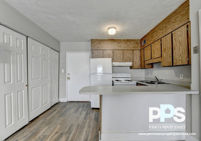 Building Photo - 1040 Sandtown Rd SW