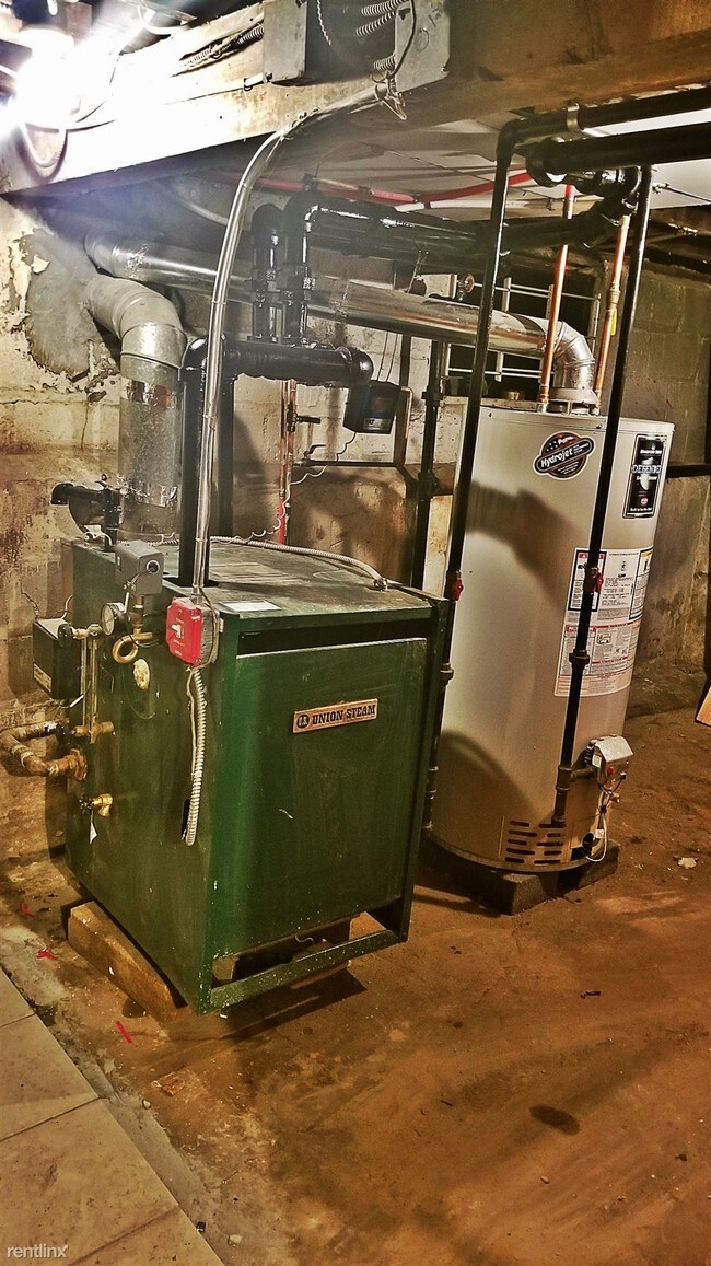 Building Photo - 19 Philip Pl