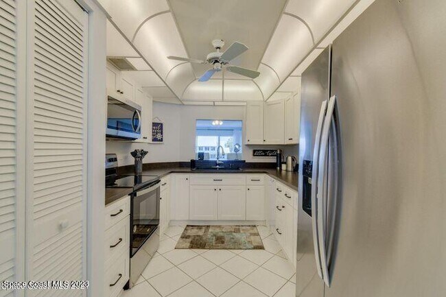 Building Photo - 6124 S River Run Dr