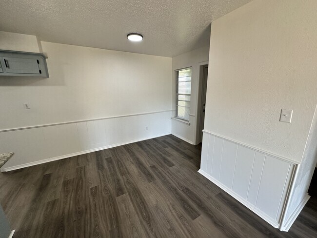 Building Photo - 1340 NW 106th St