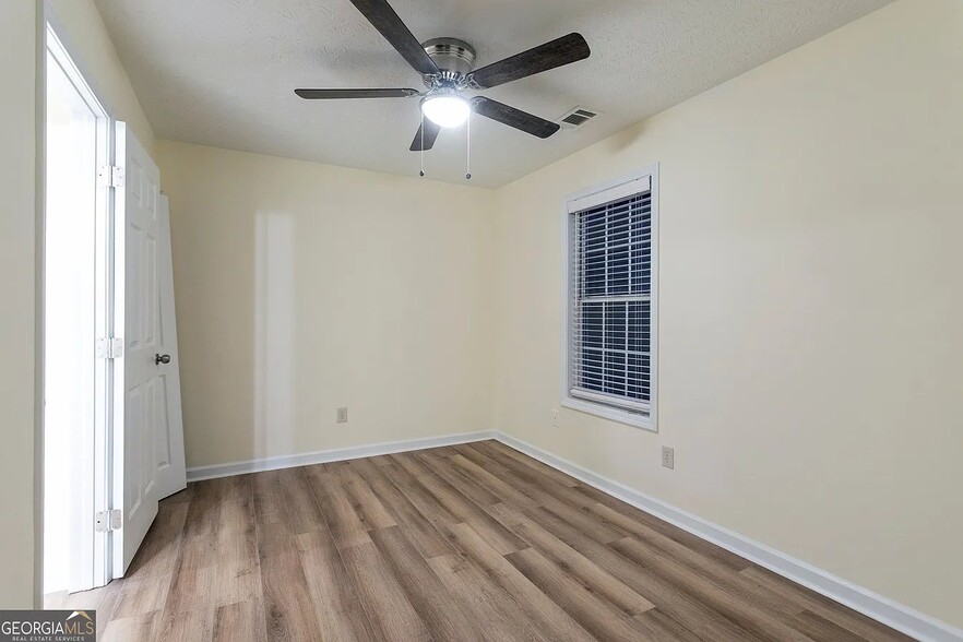 Building Photo - 160 Windward Dr