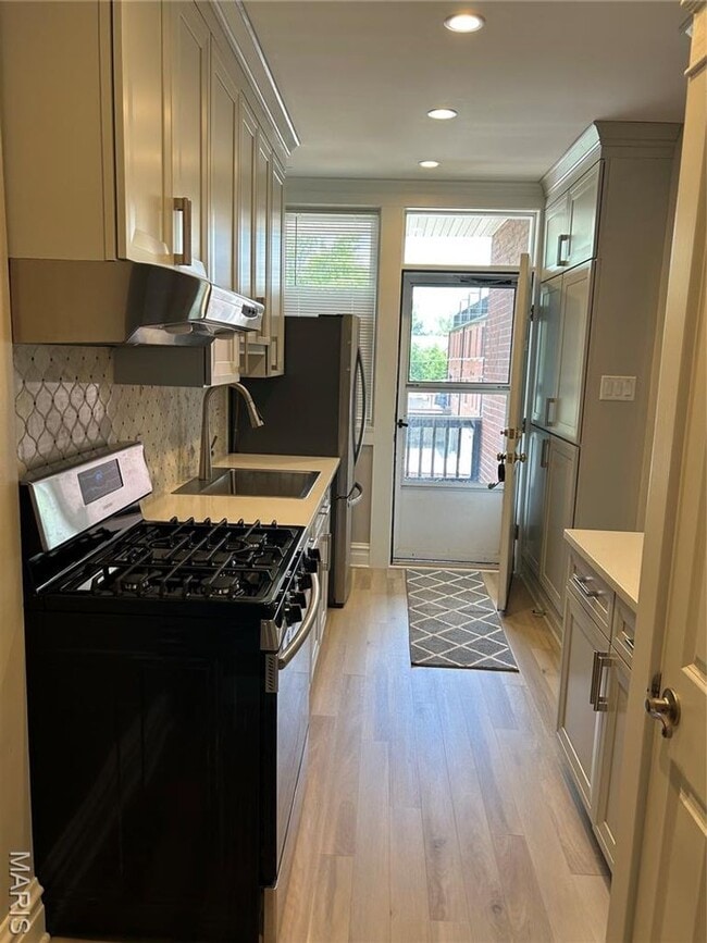 Building Photo - 6607 Clayton Rd