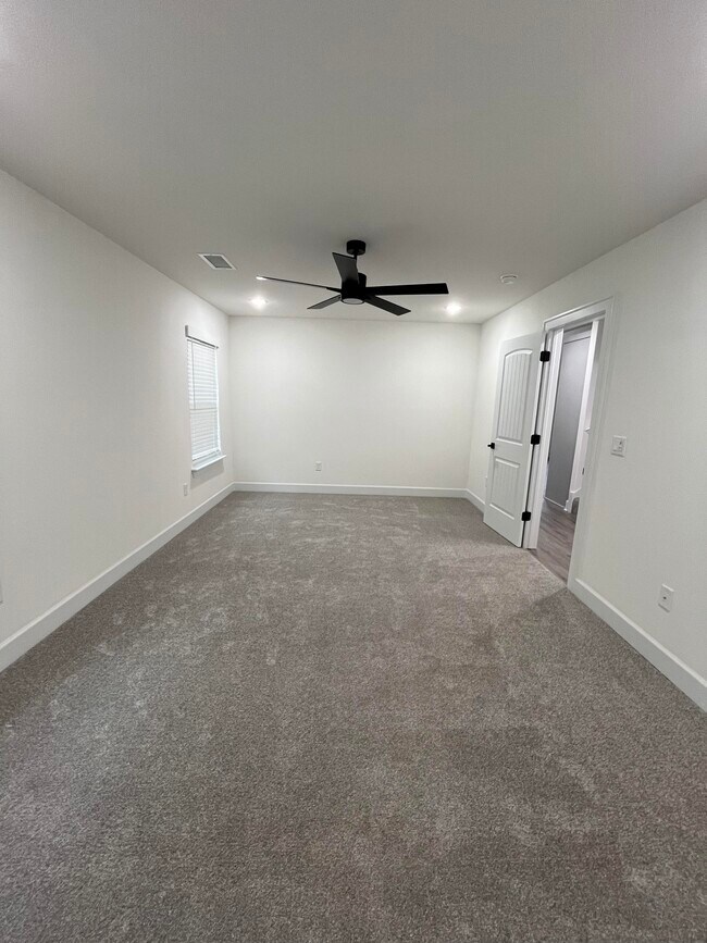 Building Photo - 3201 SW Lovely Ln