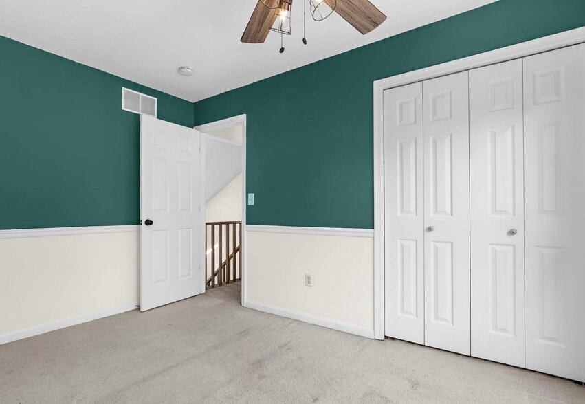 Primary Photo - 20 Windwhisper Ln