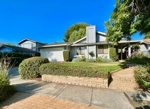 Building Photo - TENTATIVELY RENTED 4 Bedroom 2 Bathroom Si...