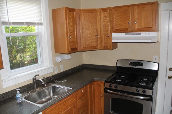 Building Photo - 6614-6616-6616 Ridgeville St