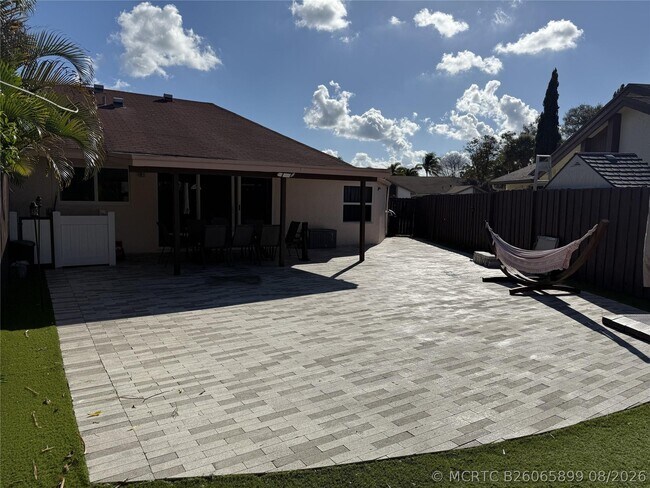 Building Photo - 9599 Stones River Park Way