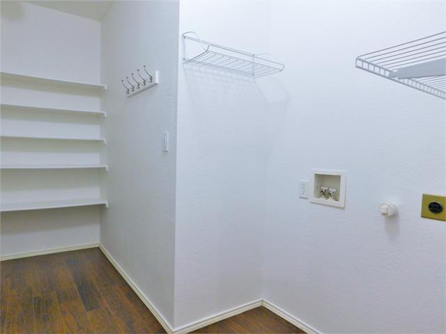 Building Photo - 717 Pace Dr