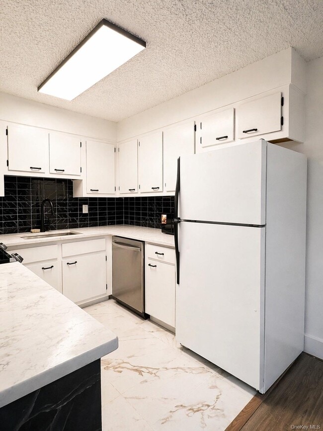 Building Photo - 287 NY-32