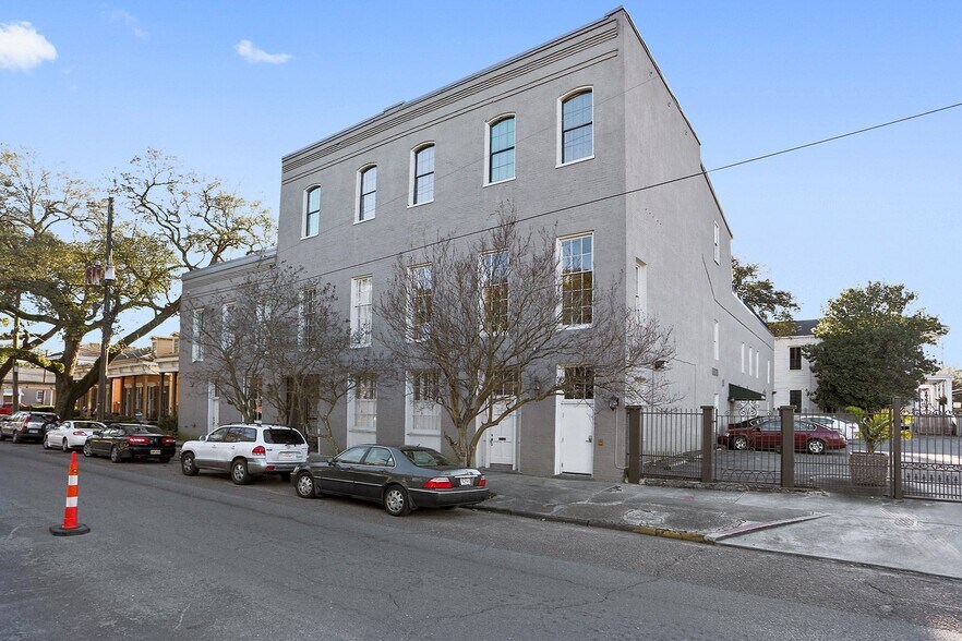 Building Photo - 3400 Magazine St