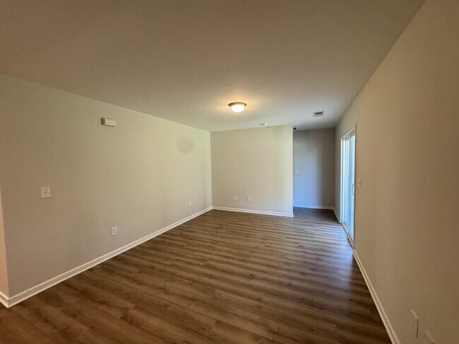 Building Photo - 4 bedroom home in Seneca