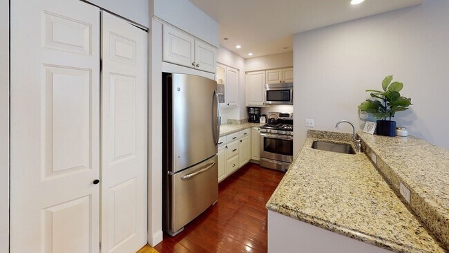 Building Photo - 27 Bowdoin St