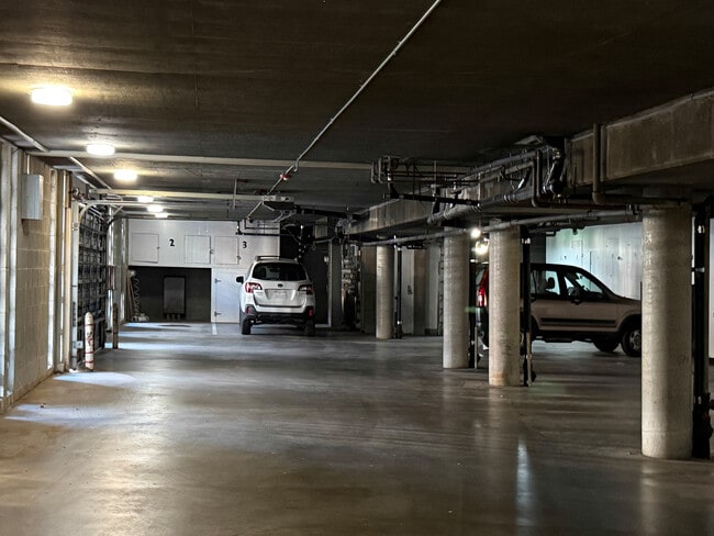 Building Photo - 250 Linden Ave