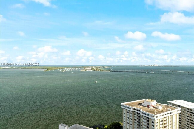 Building Photo - 218 SE 14th St