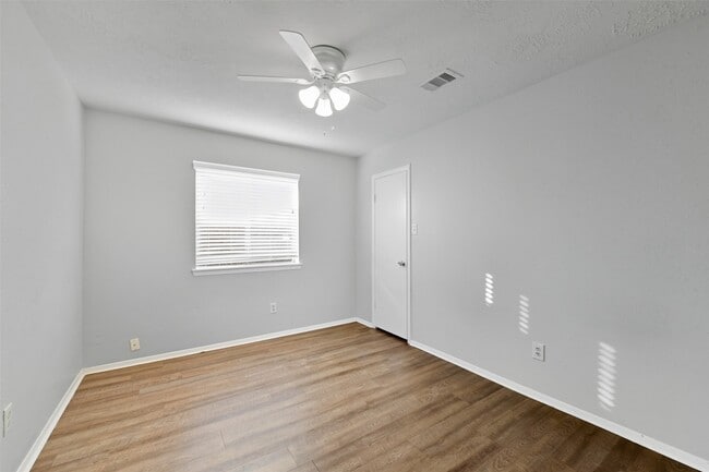 Building Photo - 2822 Forest Point Dr