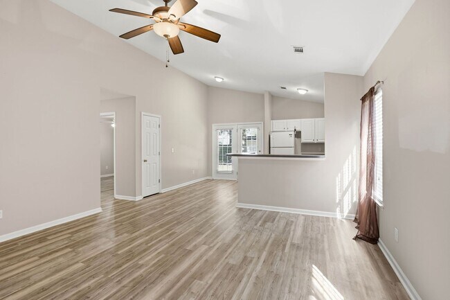 Building Photo - Comfortable 3BR Ranch with 2-Car Garage in Northwoods Pointe