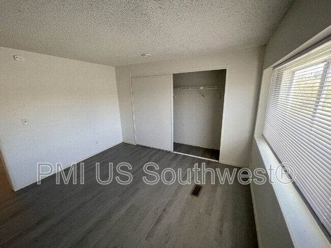 Building Photo - 1410 Mohave Cir